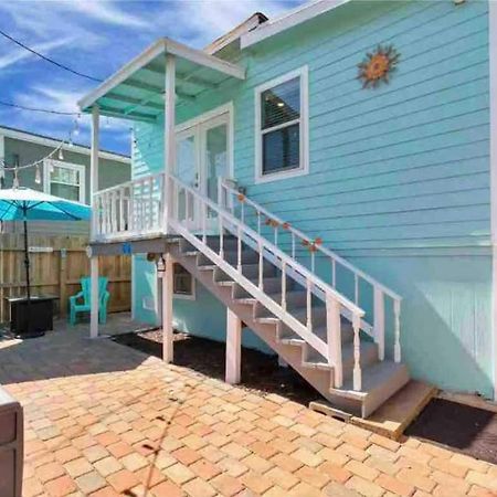 Hidden Hideaway! Bungalow 2 Blocks From The Beach! Sleeps 3 Galveston Exterior foto
